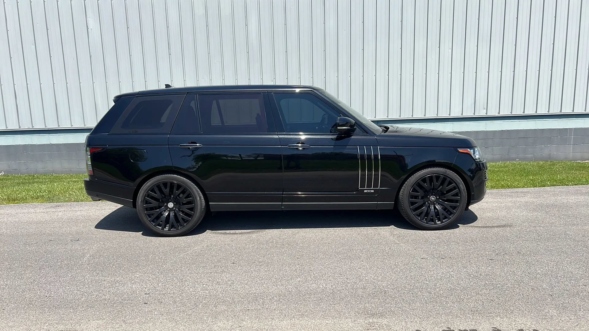 Used 2016 Land Rover Range Rover LWB SV Autobiography AWD/4WD image 4