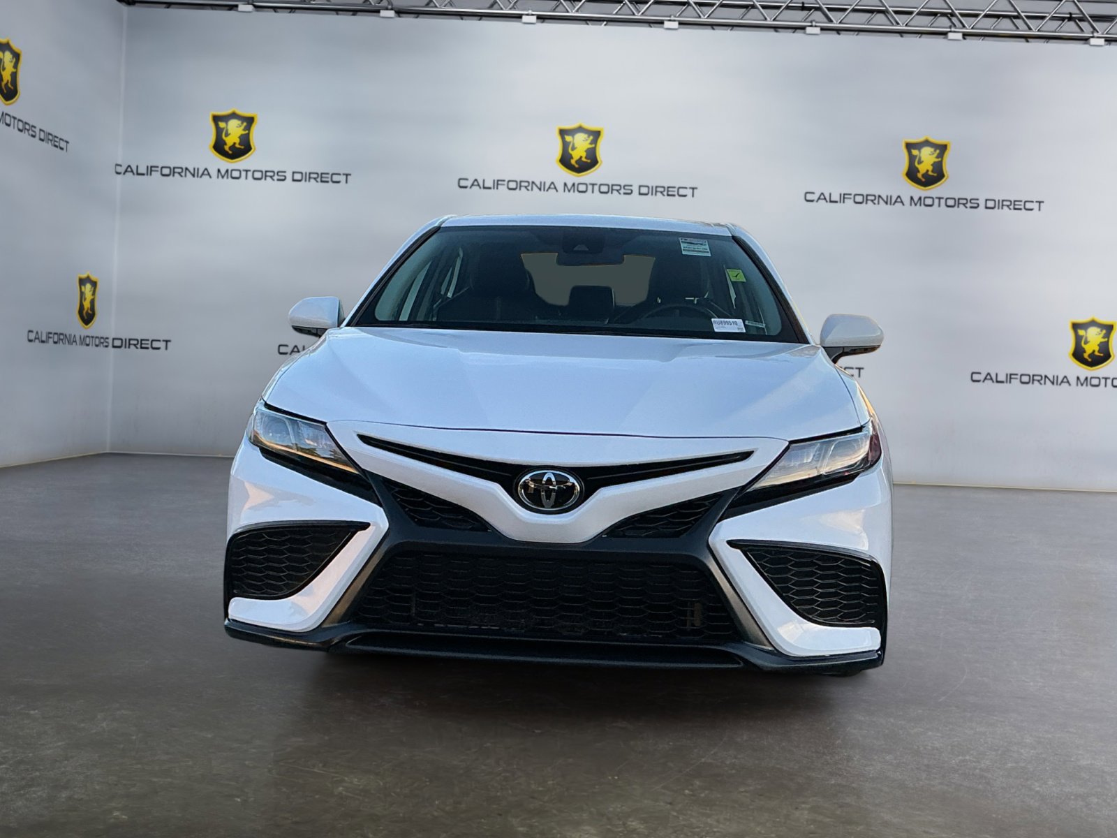 Used 2024 Toyota Camry SE image 2