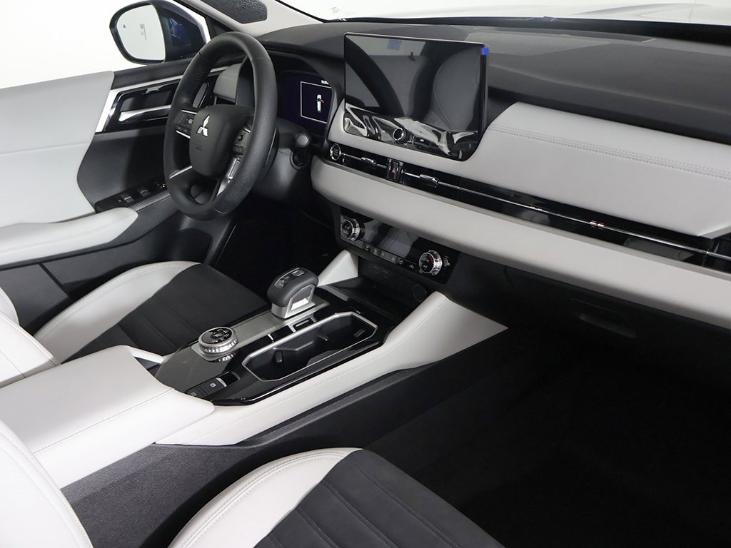 New 2026 Mitsubishi Outlander SE image 29