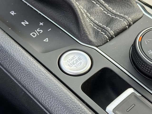 Used 2022 Volkswagen Atlas Cross Sport SE AWD/4WD image 27