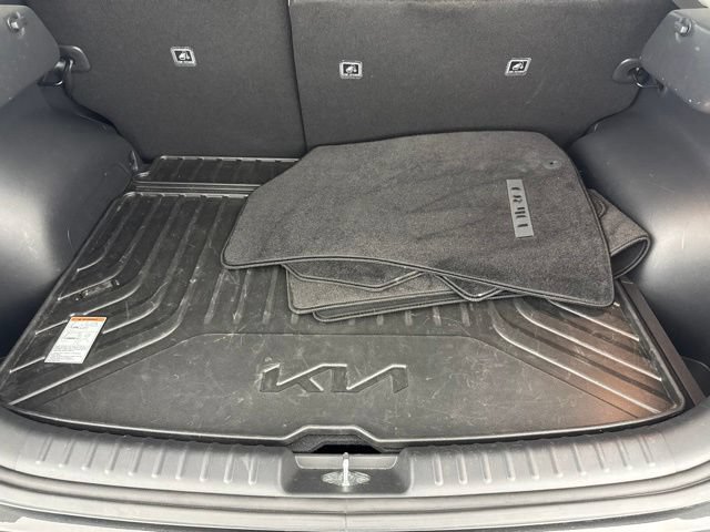 Certified 2023 Kia Niro Wind w/ Wind Preserve Package FWD image 27