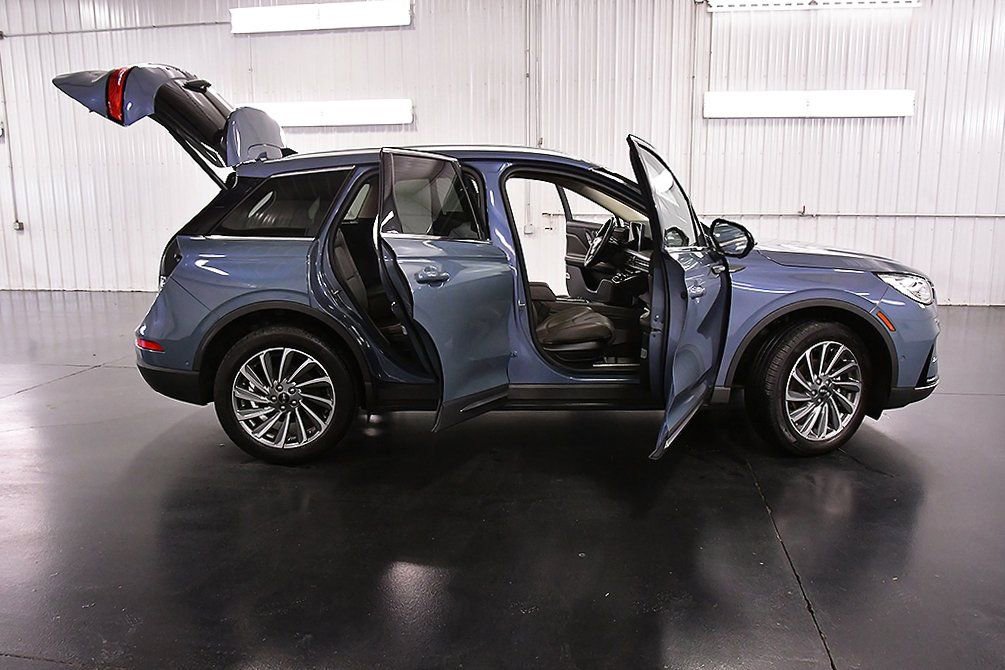 Used 2023 Lincoln Corsair Reserve w/ Equipment Group 202A image 29