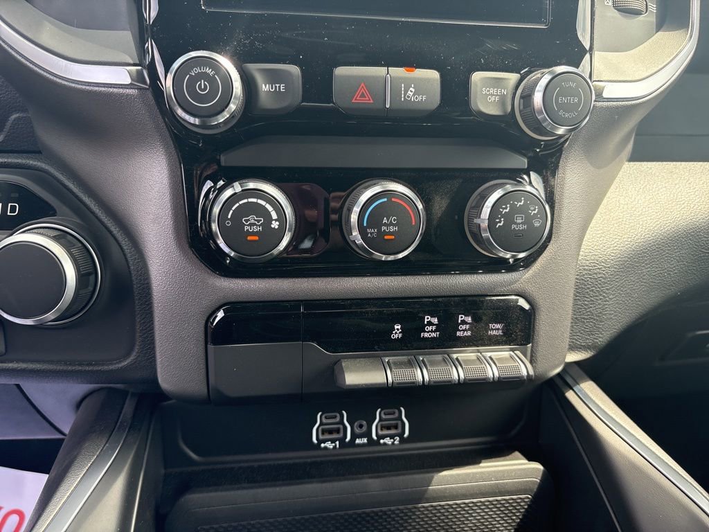 New 2026 RAM 1500 4x4 Crew Cab image 24