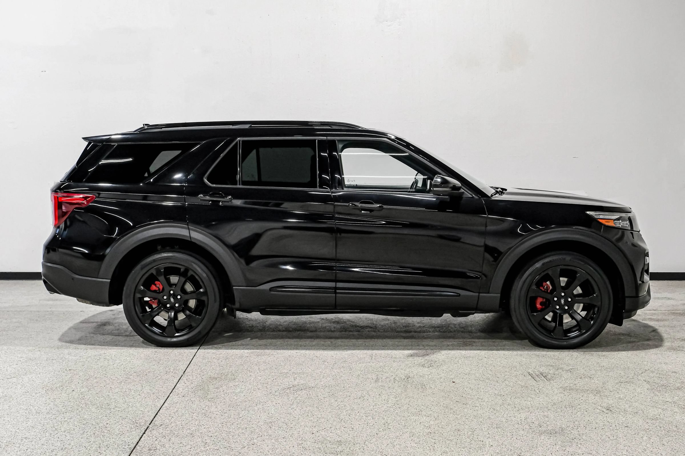 Used 2020 Ford Explorer ST w/ ST Street Pack AWD/4WD image 5