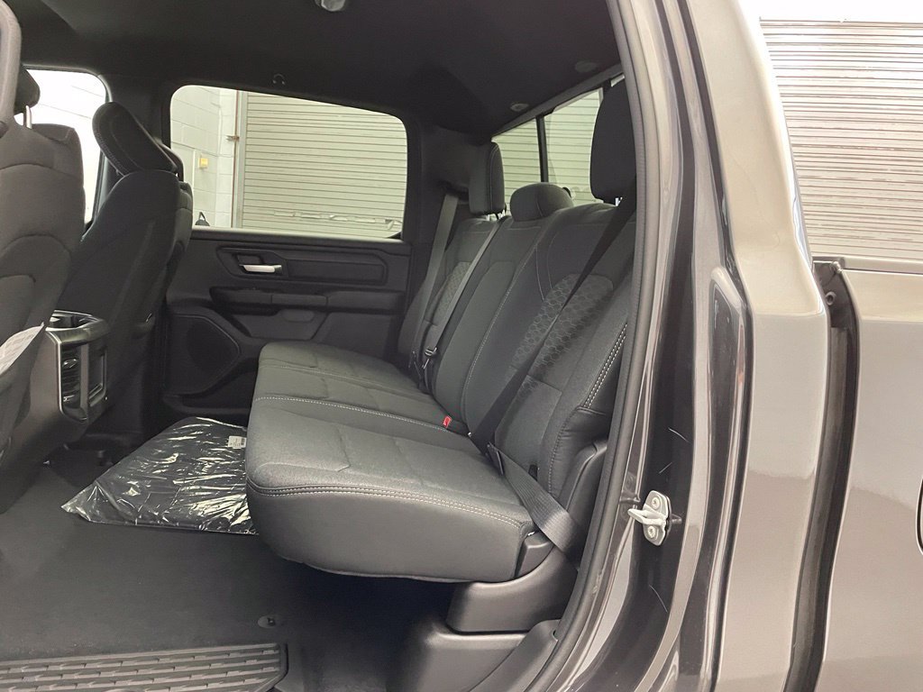 New 2026 RAM 1500 Express AWD/4WD image 17