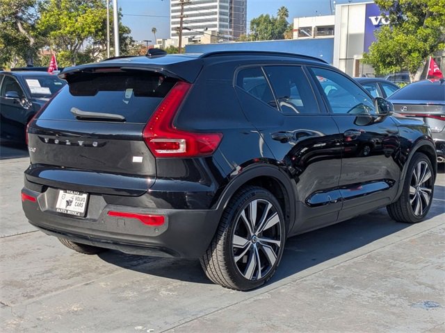 Used 2021 Volvo XC40 P8 Recharge w/ Advanced Package image 3