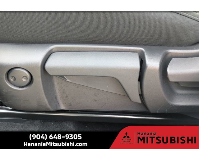 Used 2025 Mitsubishi Outlander ES image 19