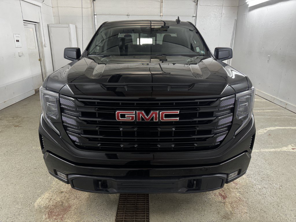 Used 2025 GMC Sierra 1500 Elevation w/ Preferred Package AWD/4WD image 3