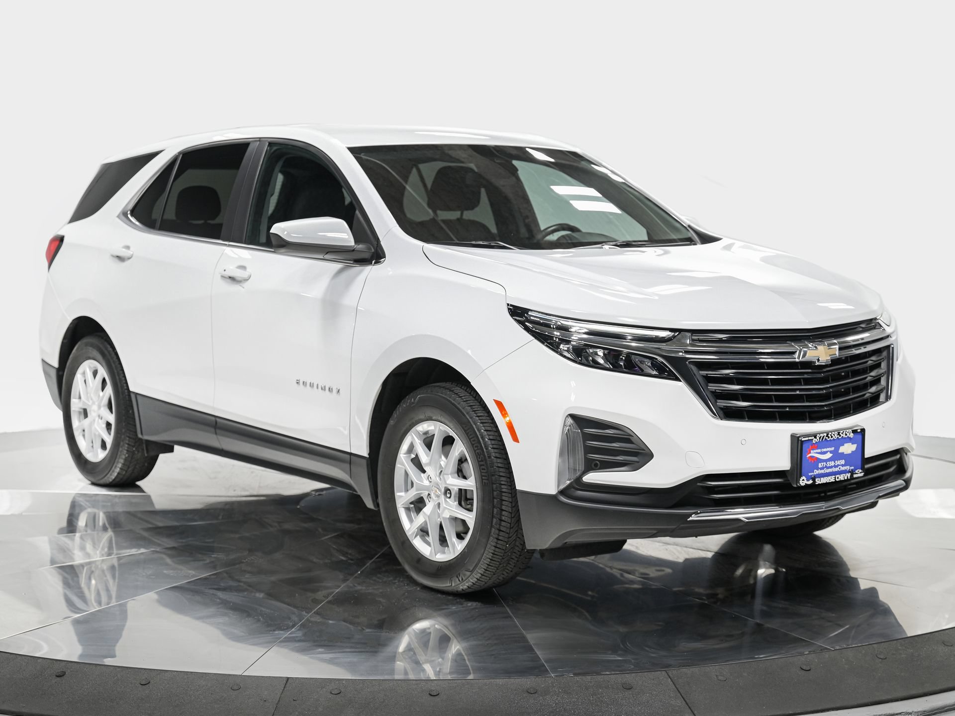 Used 2024 Chevrolet Equinox LT AWD/4WD image 7