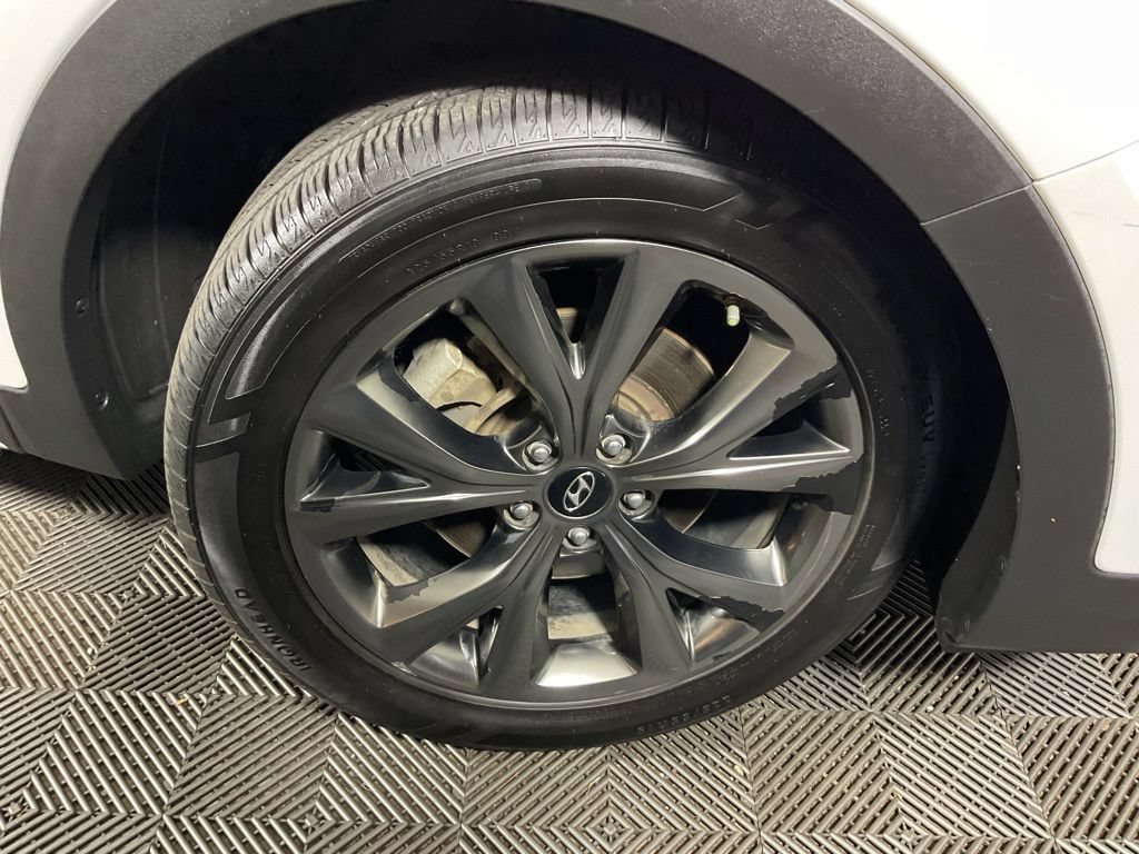 Used 2018 Hyundai Santa Fe Sport w/ 2.0T Ultimate Tech Package 05 AWD/4WD image 42