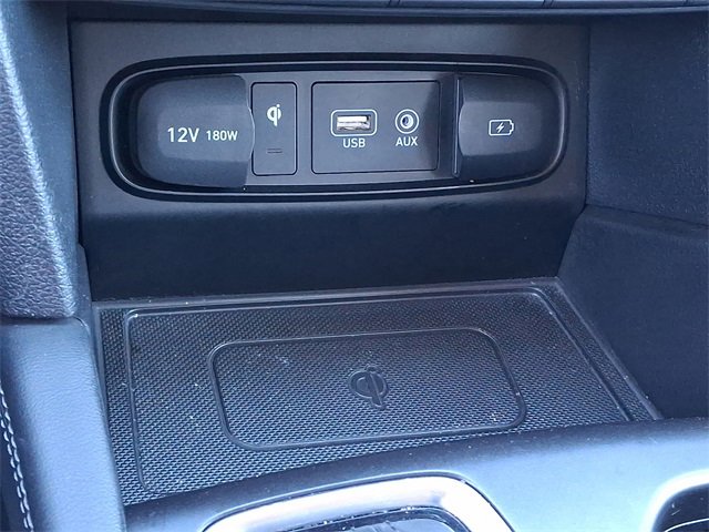 Used 2020 Hyundai Santa Fe Limited image 25