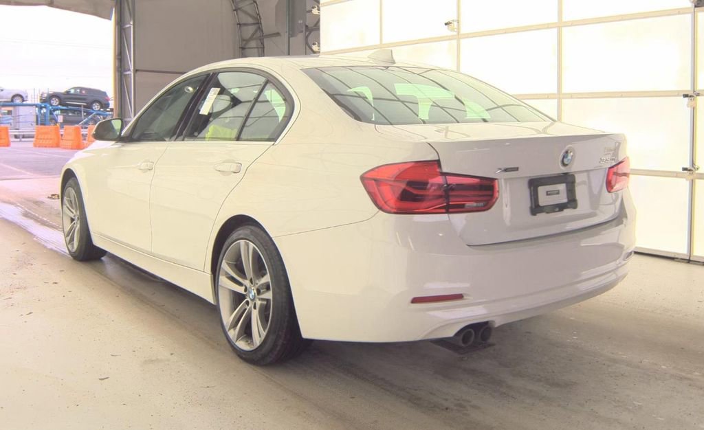Used 2018 BMW 330i xDrive Sedan w/ Convenience Package image 6