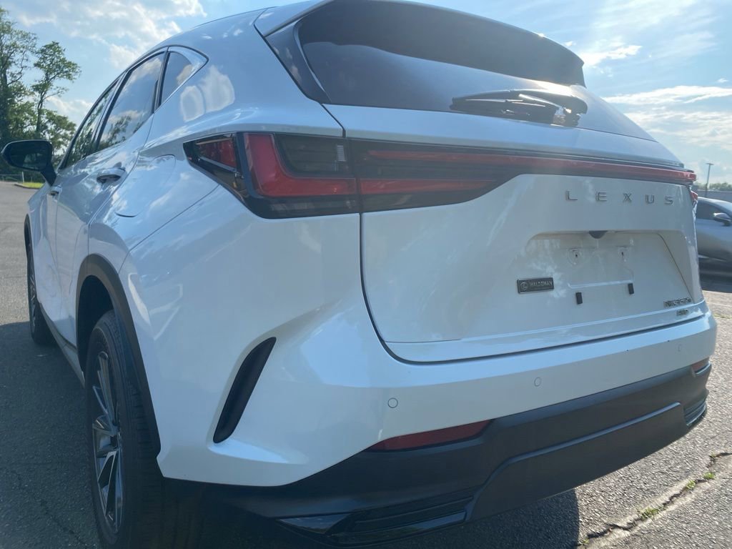 Used 2026 Lexus NX 350h AWD w/ Premium Package image 3