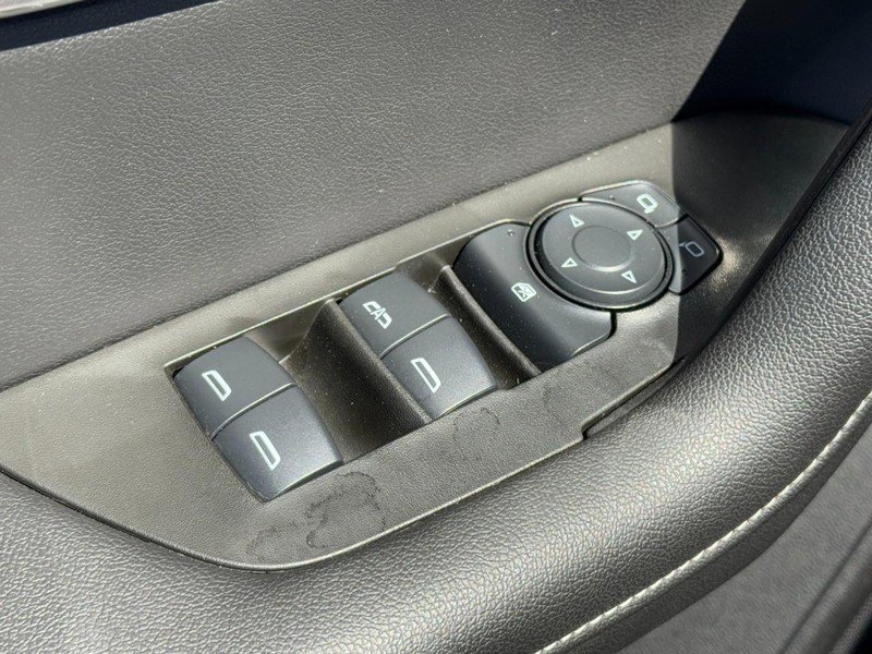 Used 2025 Chevrolet Blazer LT AWD/4WD image 21