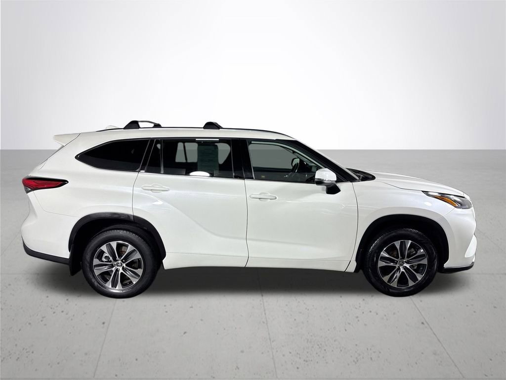 Used 2020 Toyota Highlander XLE image 5