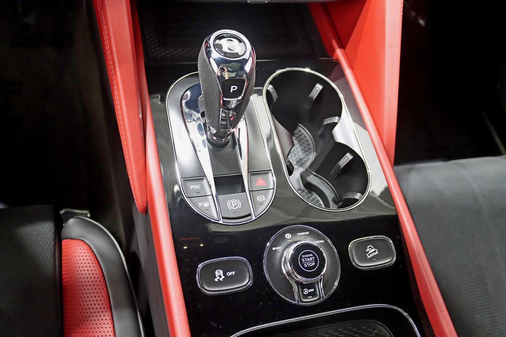 Used 2023 Bentley Bentayga AWD/4WD image 24