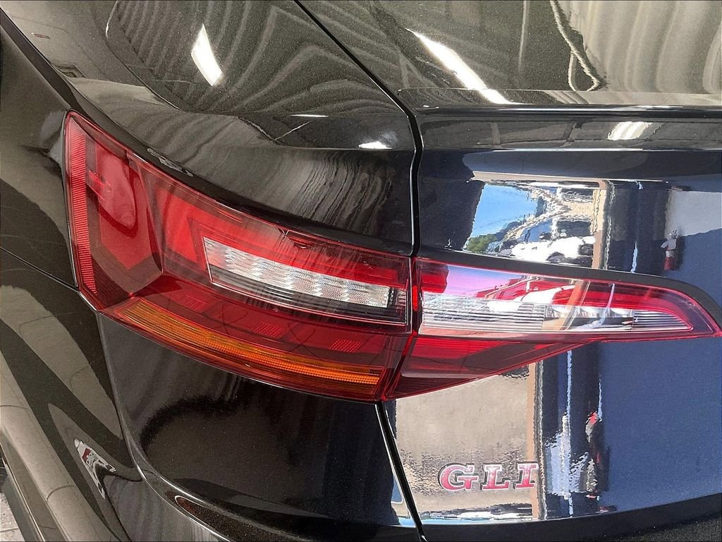 Used 2019 Volkswagen Jetta GLI FWD image 32