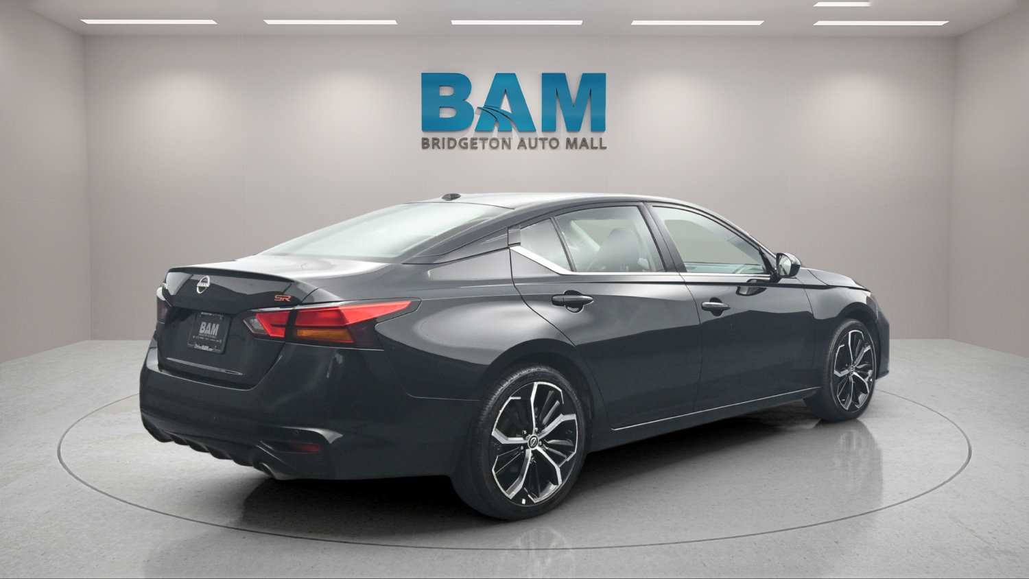 Used 2025 Nissan Altima 2.5 SR FWD image 6