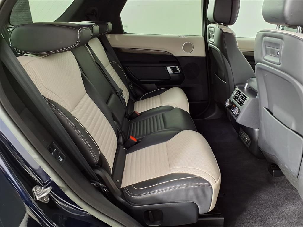 Used 2023 Land Rover Discovery HSE R-Dynamic image 11