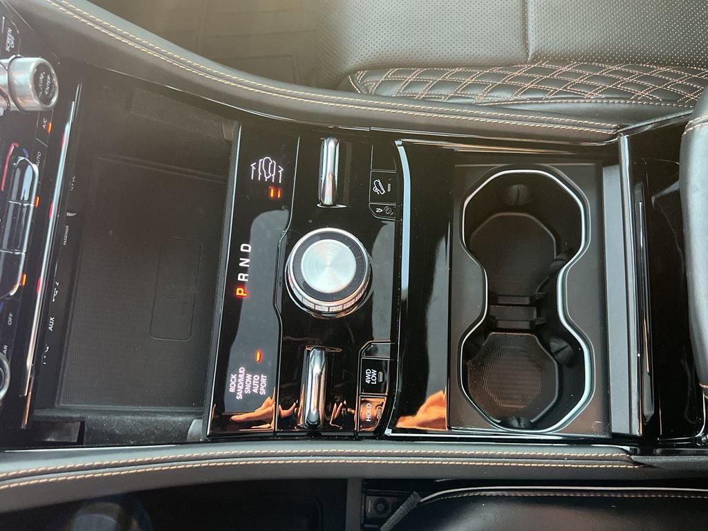 Used 2022 Jeep Grand Cherokee Summit image 24