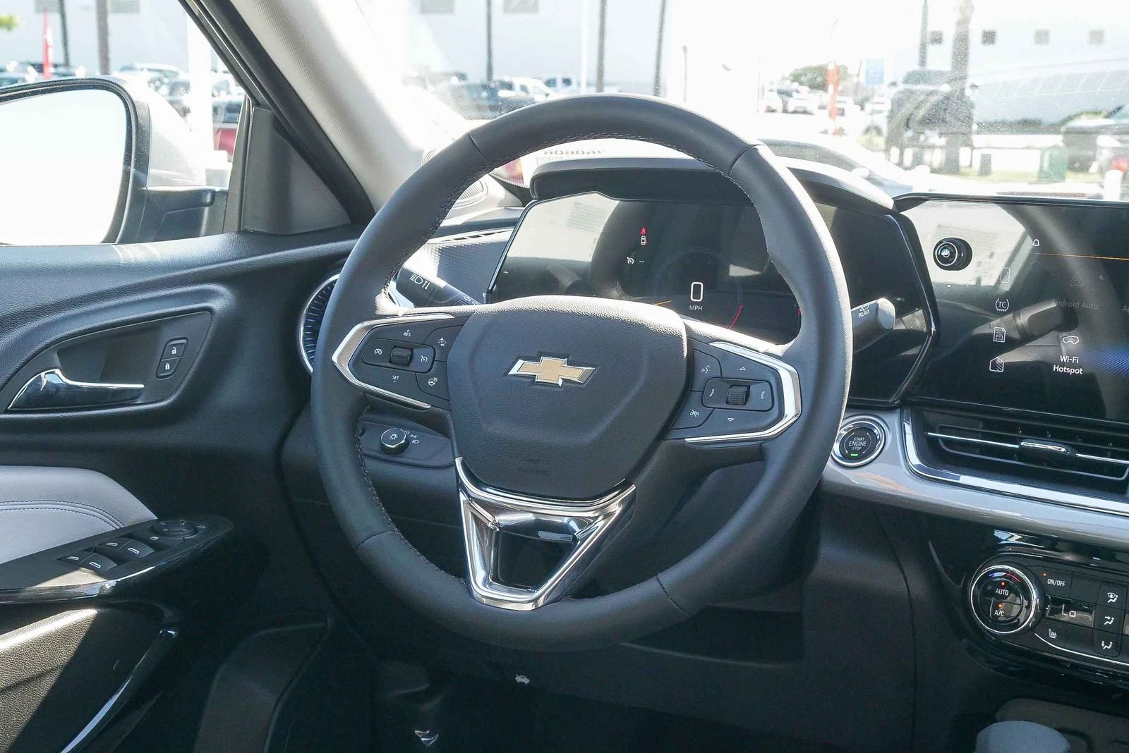 New 2026 Chevrolet Trax LT w/ LT Convenience Package FWD image 14