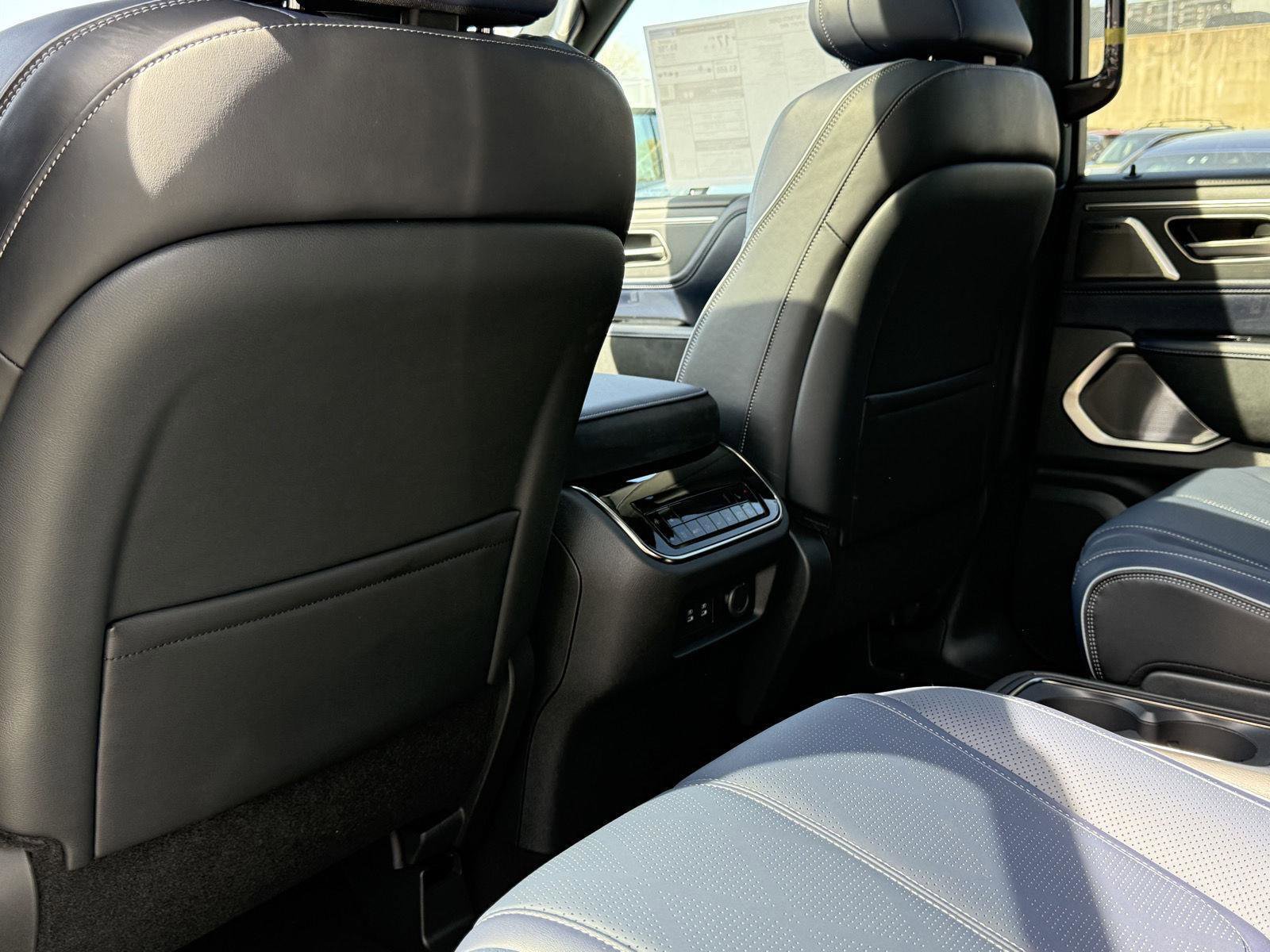 New 2026 INFINITI QX80 4WD w/ Sport Exterior Package image 21