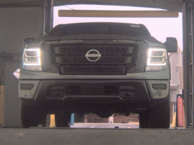Used 2024 Nissan Titan SV RWD image 5