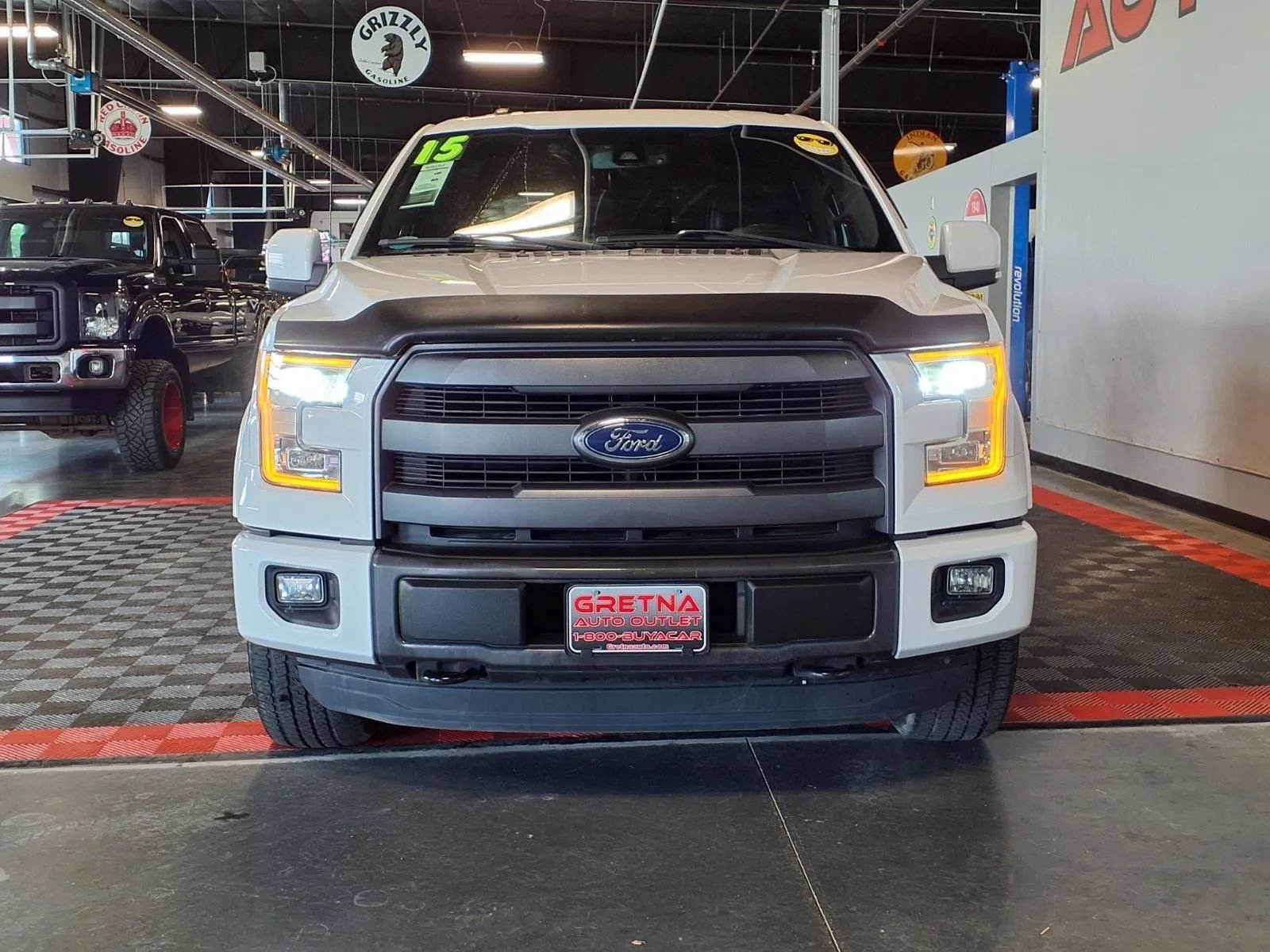 Used 2015 Ford F150 Lariat w/ Equipment Group 502A Luxury AWD/4WD image 2
