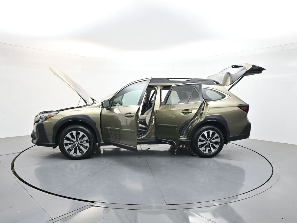 Used 2025 Subaru Outback Limited AWD/4WD image 43