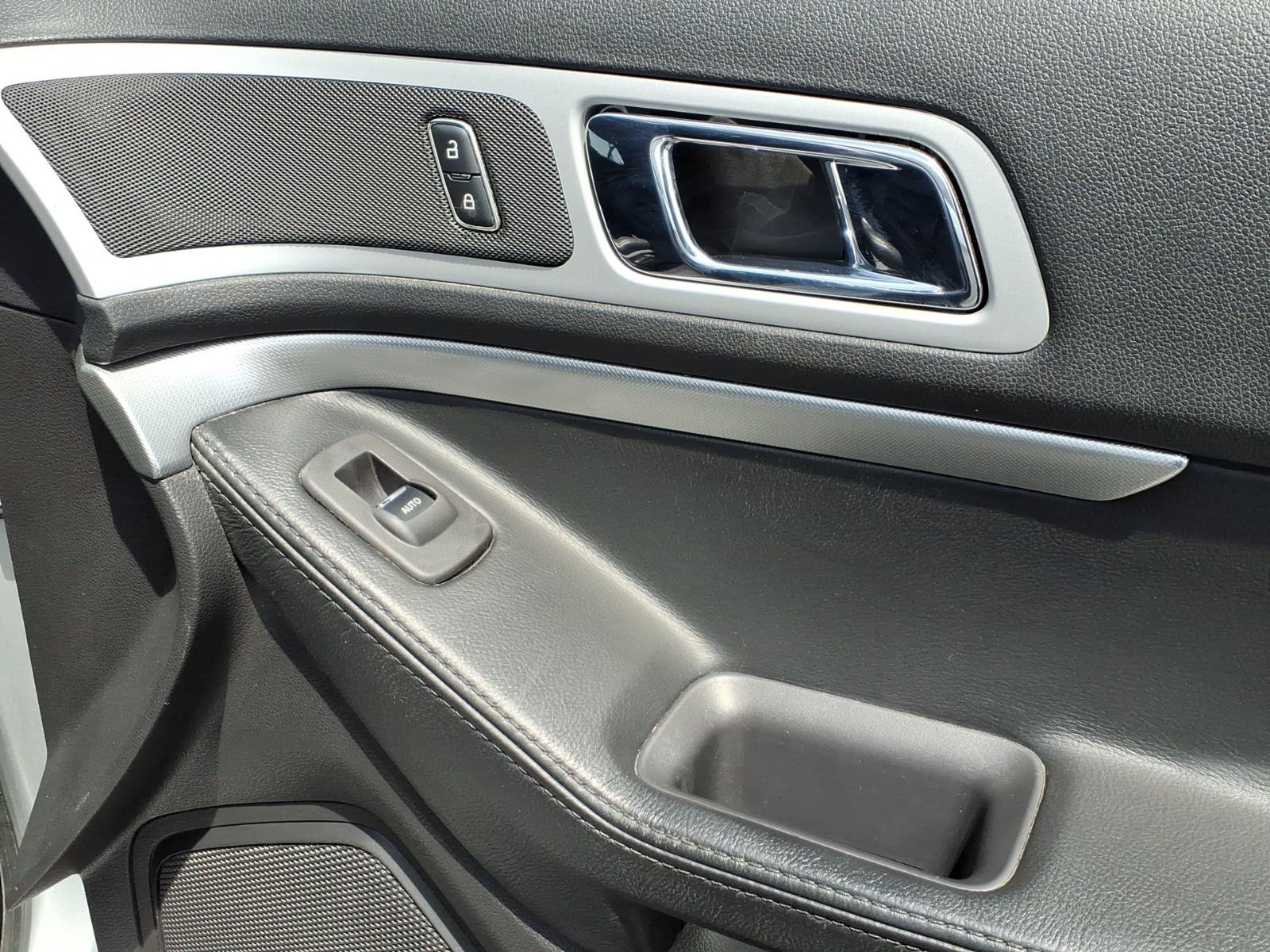 Used 2013 Ford Explorer XLT FWD image 14