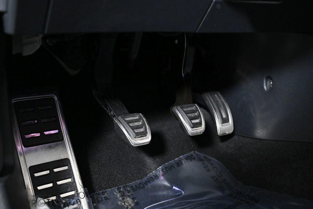 Used 2024 Volkswagen Golf R image 28