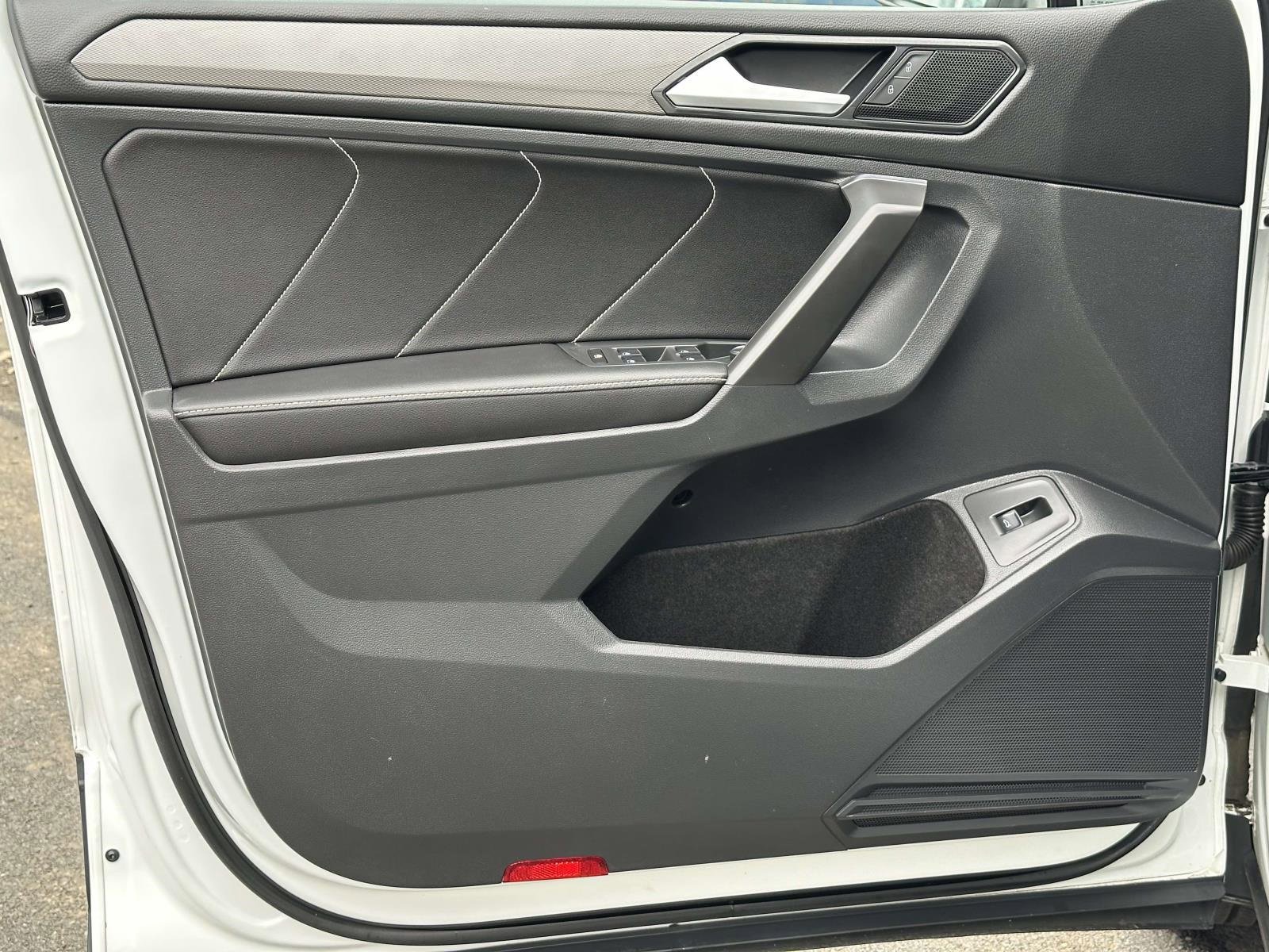 Used 2022 Volkswagen Tiguan SE image 20