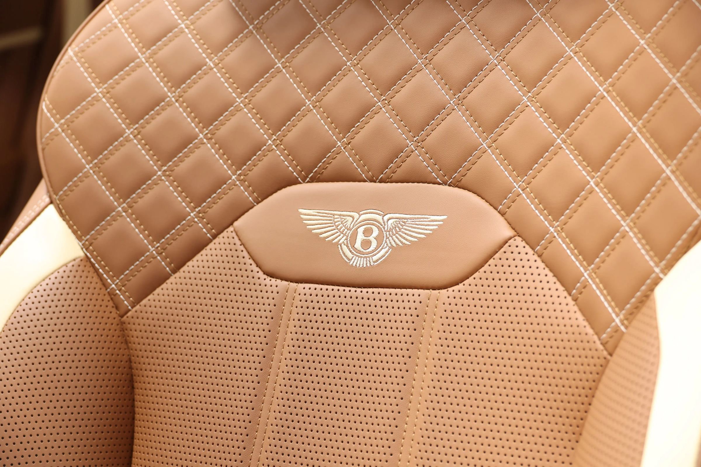Used 2023 Bentley Bentayga Speed image 22