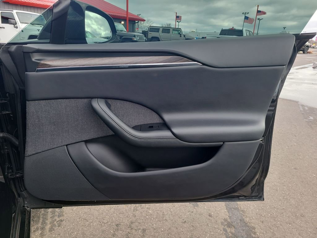 Used 2022 Tesla Model S image 38