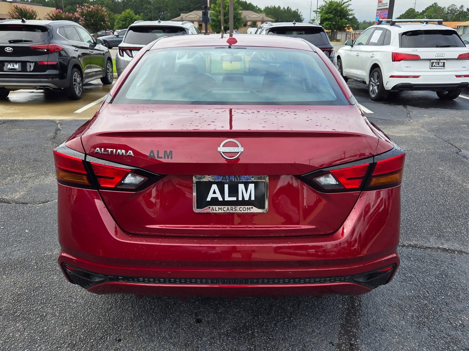Used 2025 Nissan Altima 2.5 SV FWD image 9