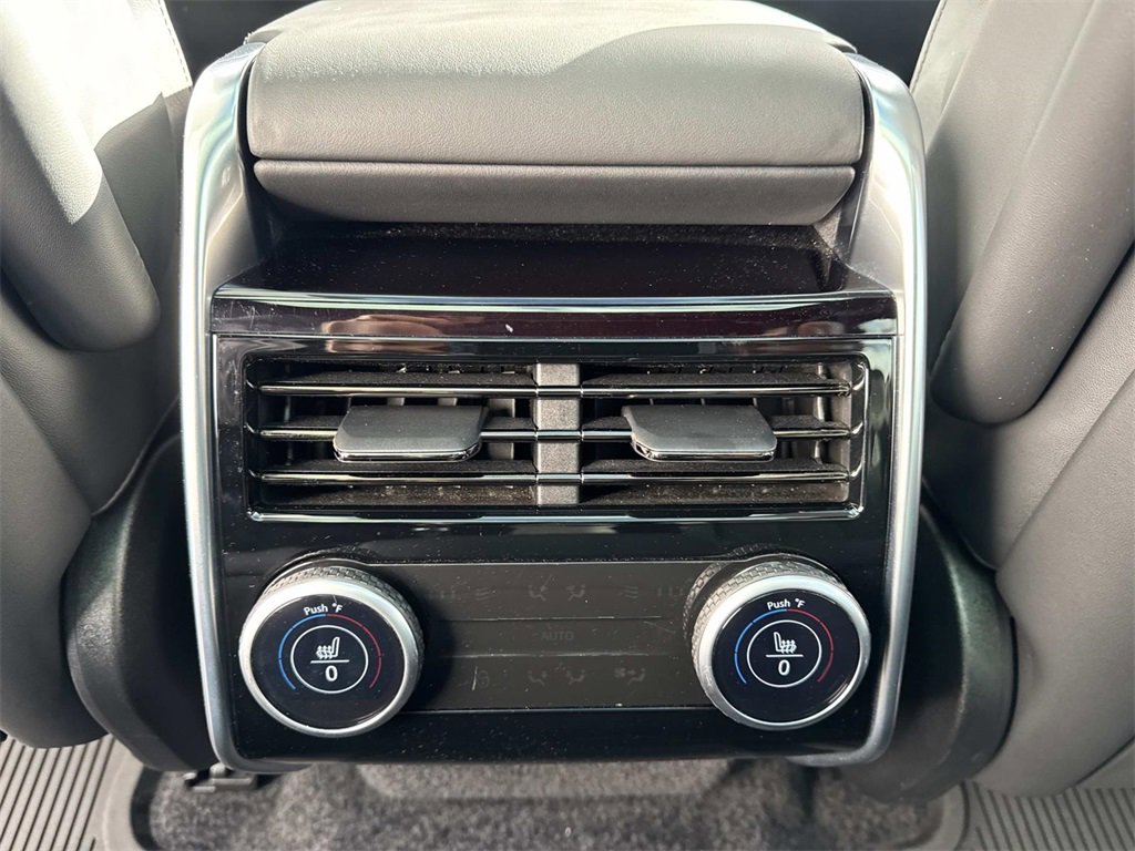 Used 2023 Land Rover Range Rover SE image 16