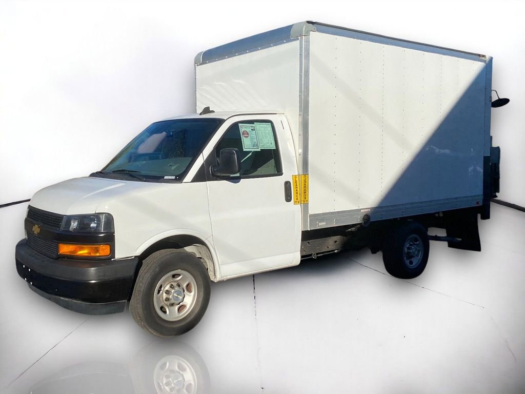 Used 2021 Chevrolet Express 3500 image 2