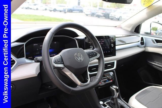 Used 2025 Volkswagen Taos SE w/ Panoramic Sunroof Package AWD/4WD image 17