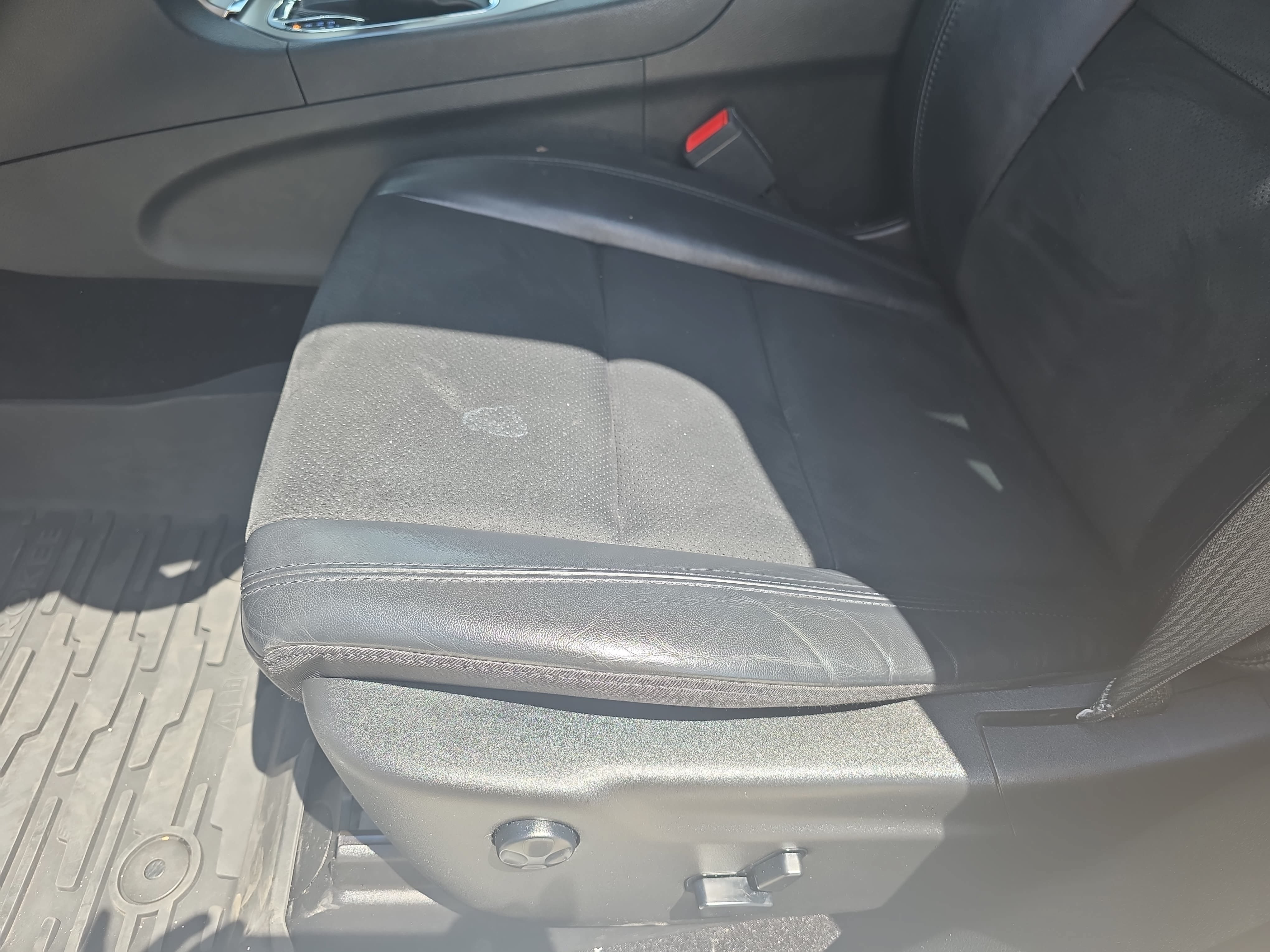 Used 2020 Jeep Grand Cherokee Laredo w/ Laredo X Package AWD/4WD image 27