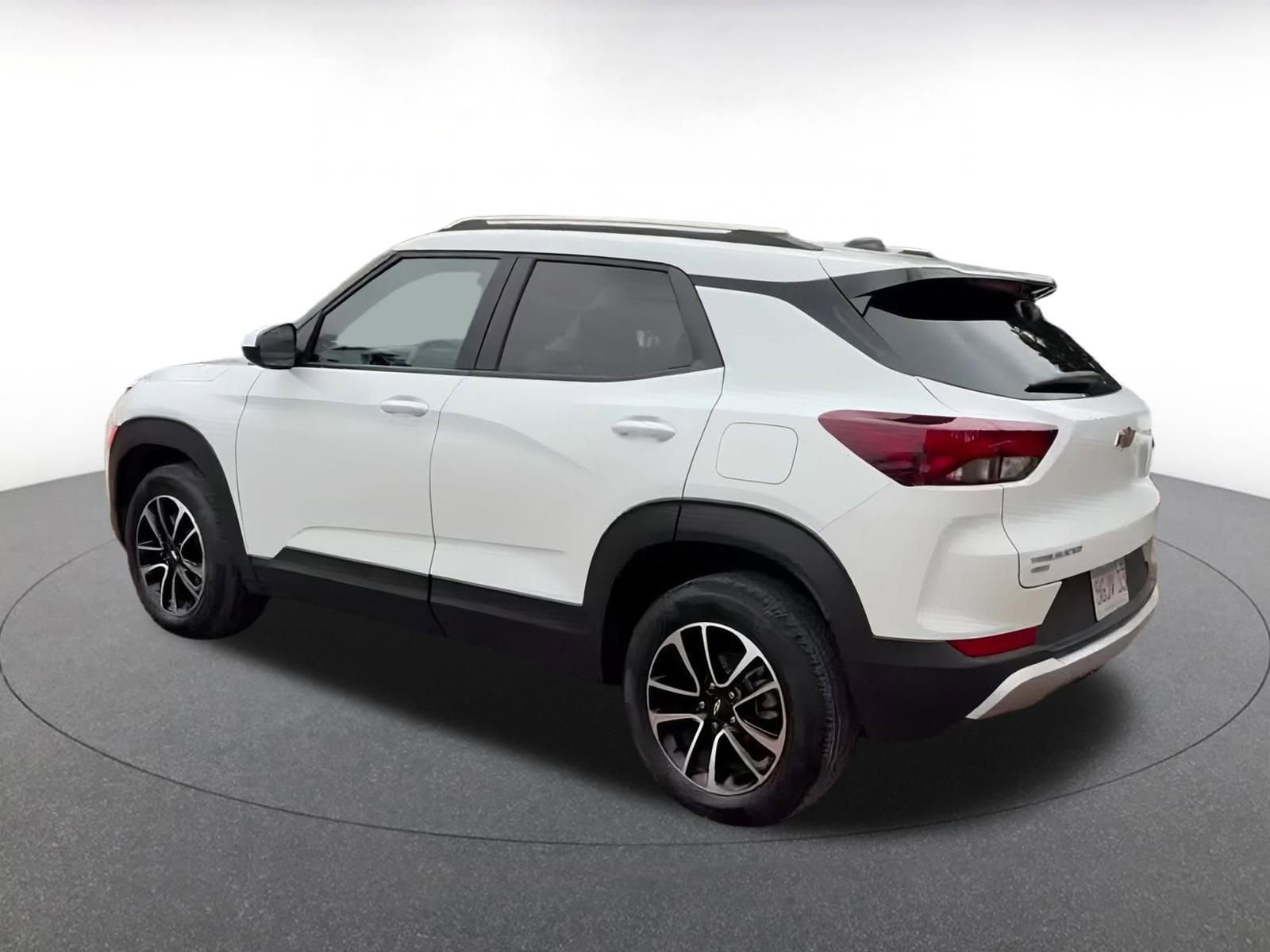 Used 2025 Chevrolet TrailBlazer LT w/ Driver Confidence Package image 10