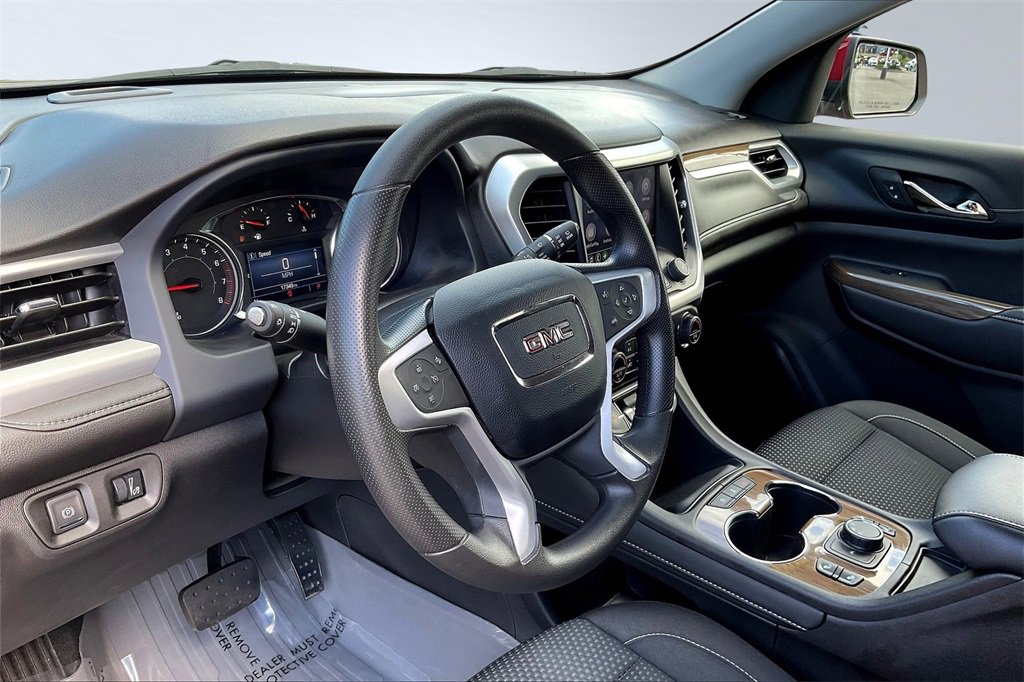 Used 2023 GMC Acadia SLE w/ Driver Convenience Package image 14