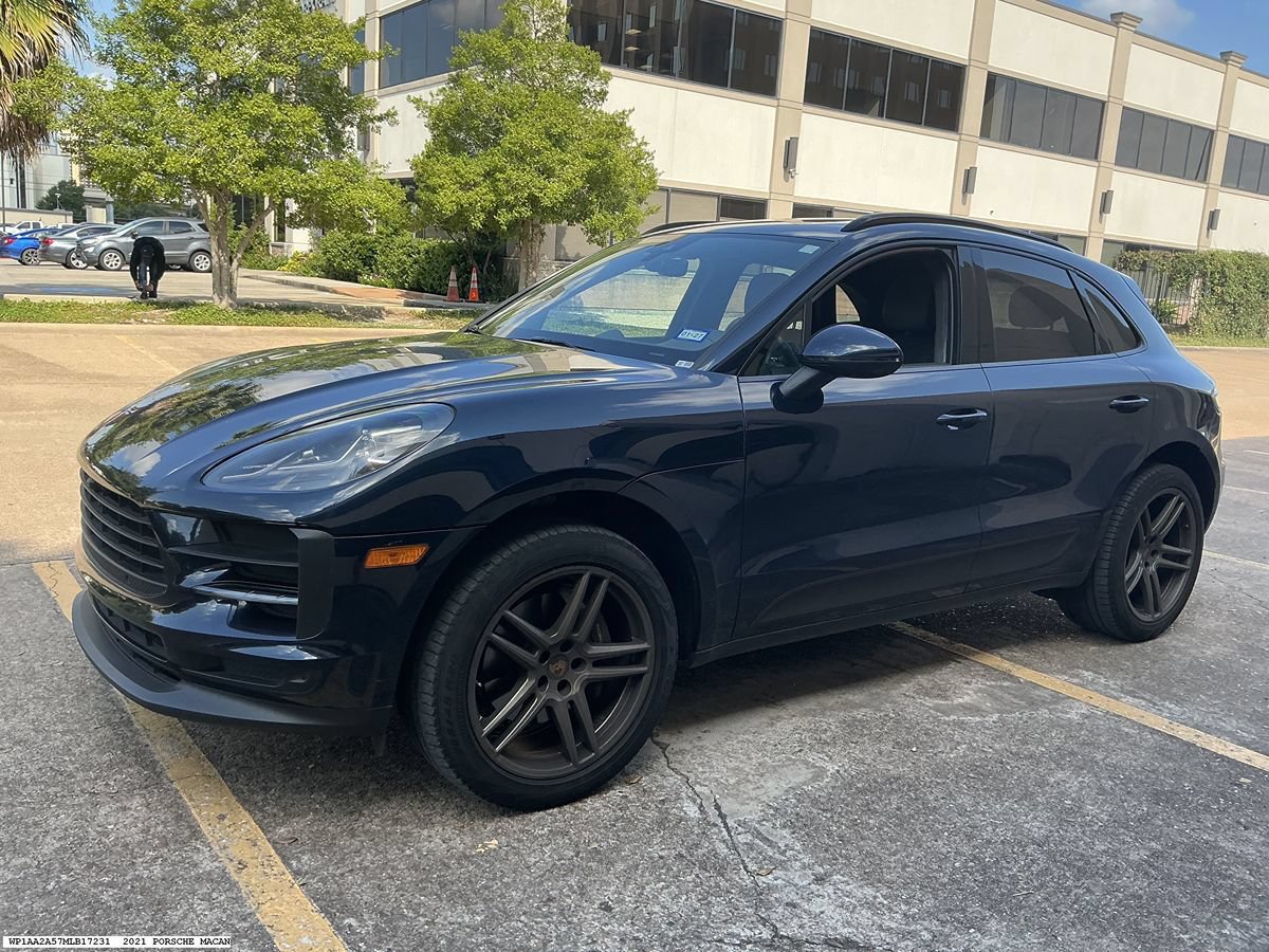 Used 2021 Porsche Macan AWD/4WD image 4