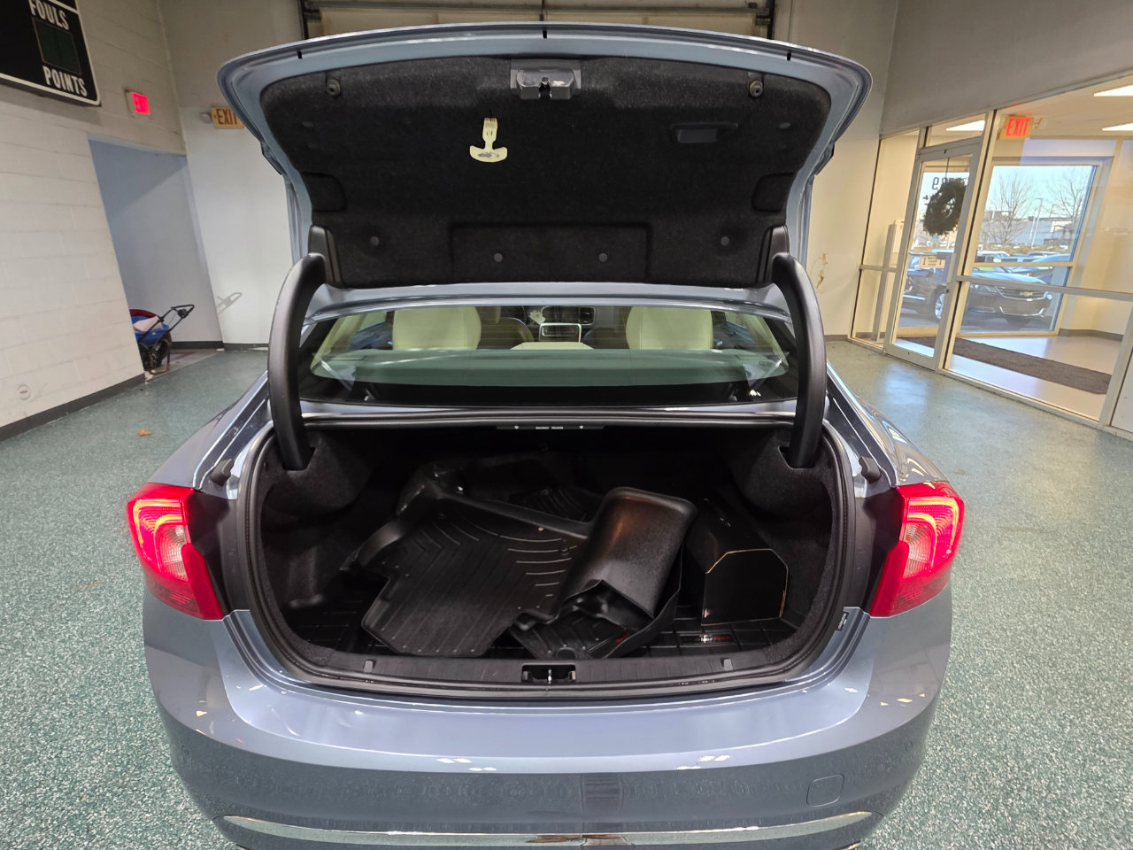 Used 2018 Volvo S60 T5 Inscription Platinum image 21