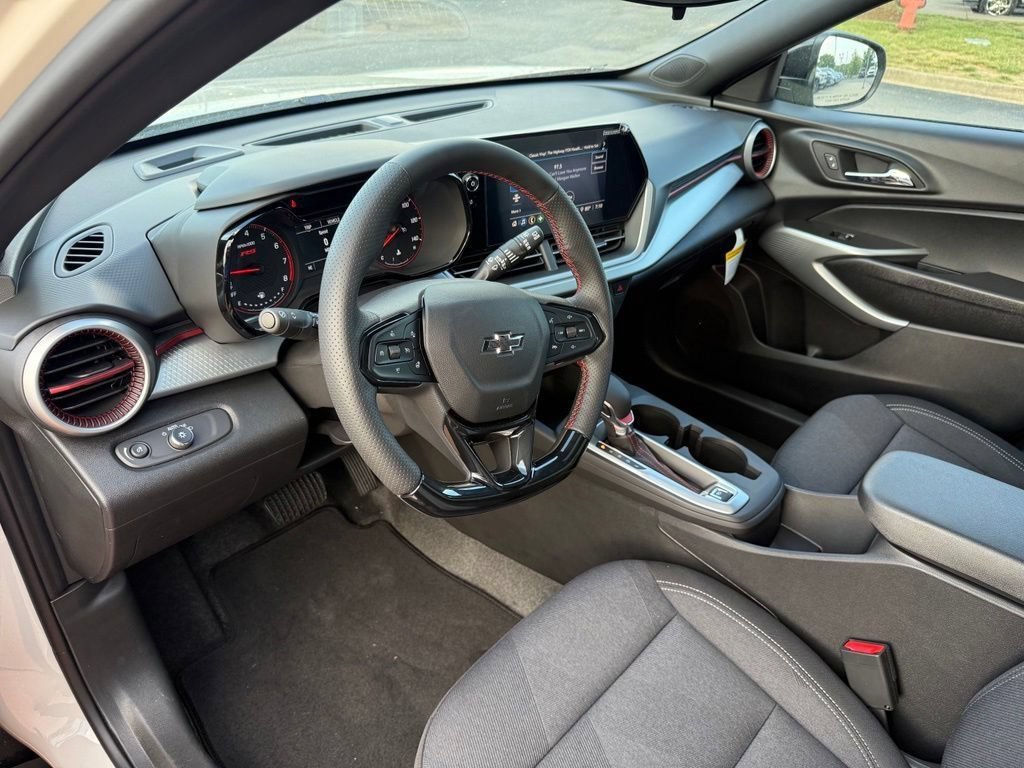New 2026 Chevrolet Trax RS w/ Sunroof Package FWD image 8