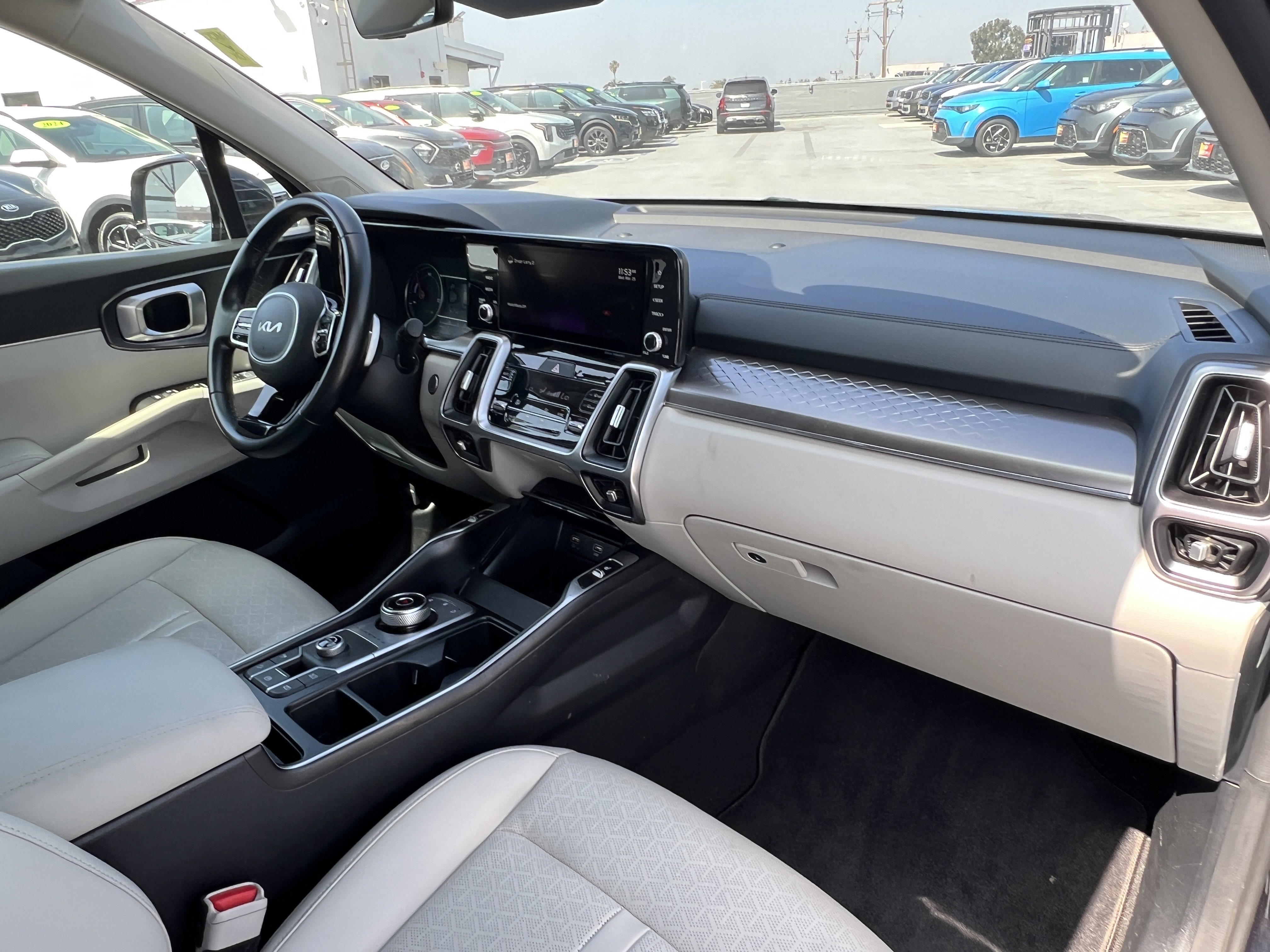 Used 2022 Kia Sorento S image 16