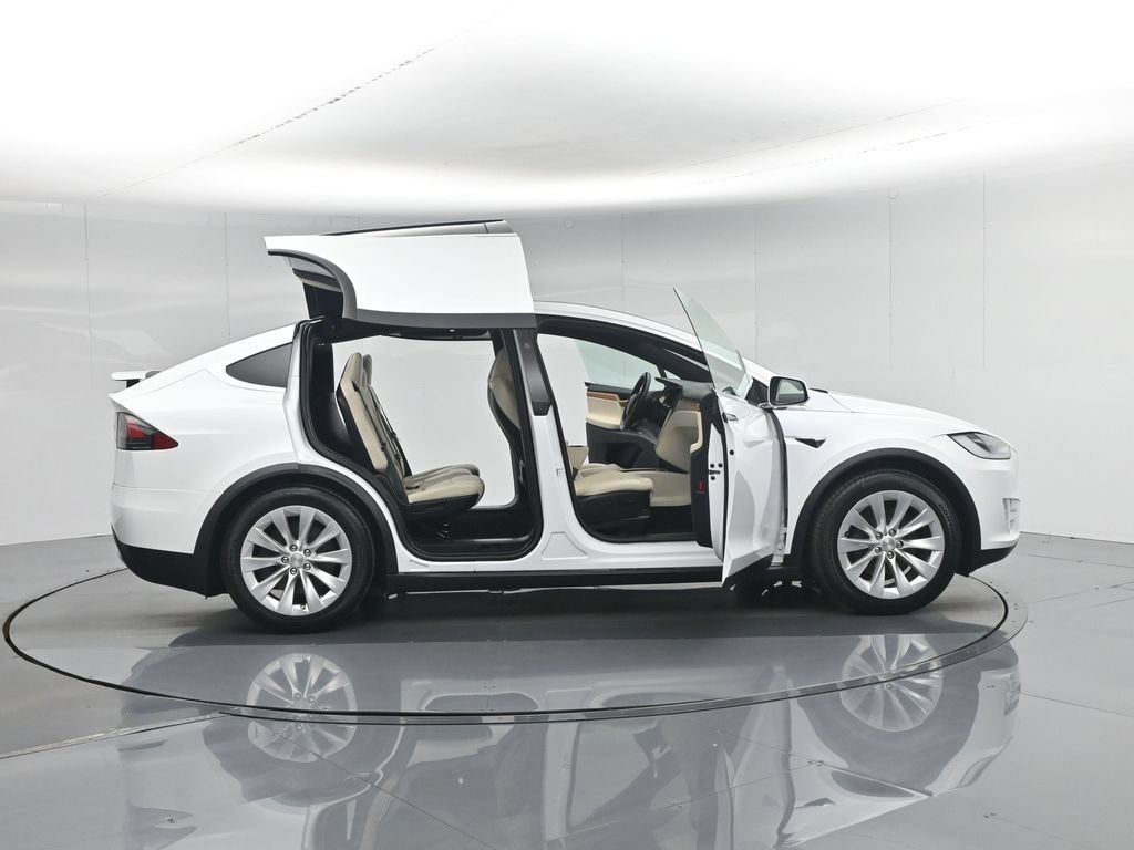 Used 2020 Tesla Model X Long Range AWD/4WD image 31