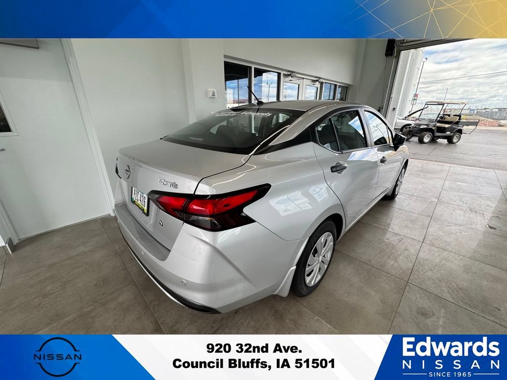 New 2025 Nissan Versa S w/ Trunk Package FWD image 4