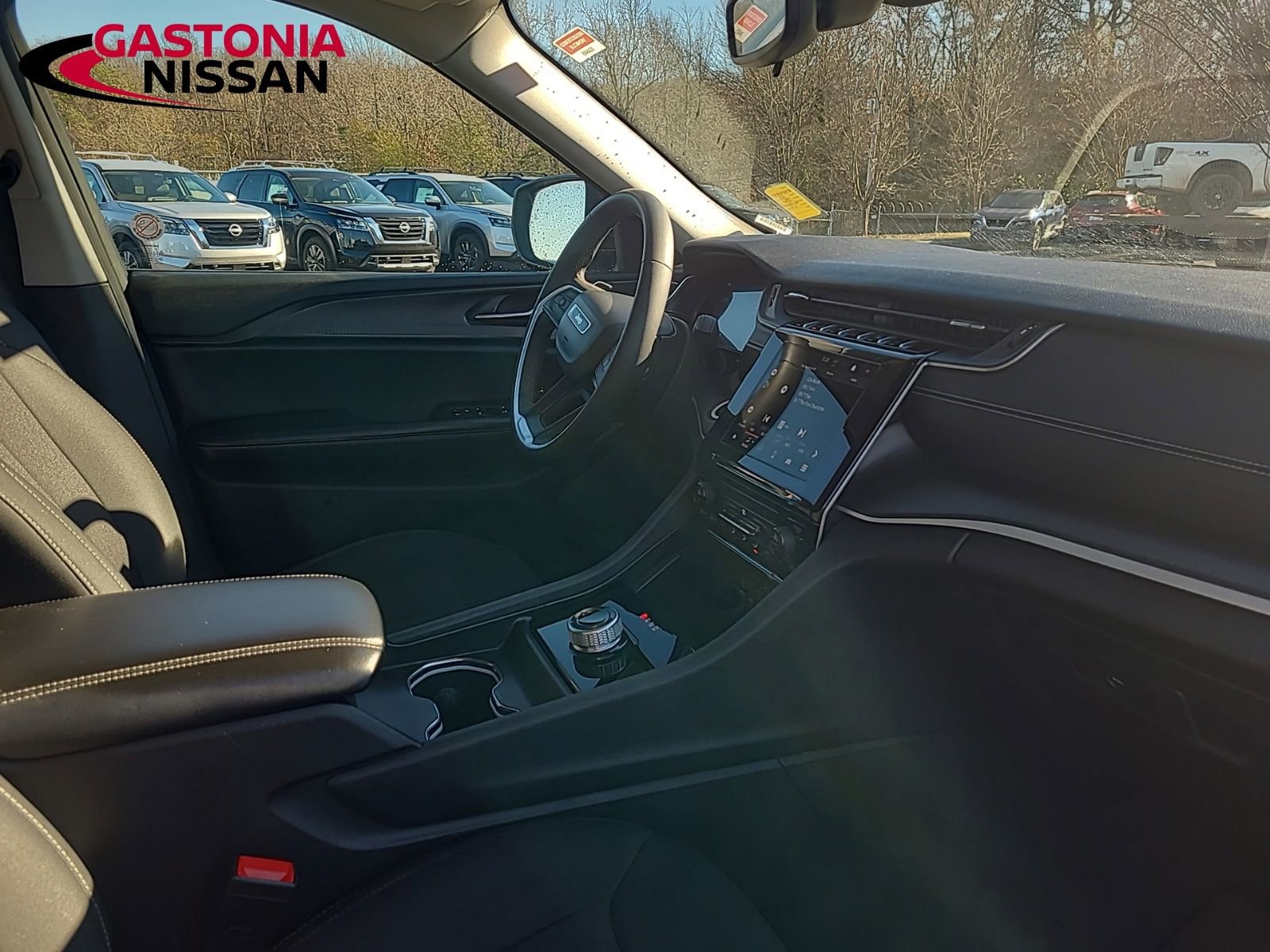 Used 2023 Jeep Grand Cherokee L Laredo image 21