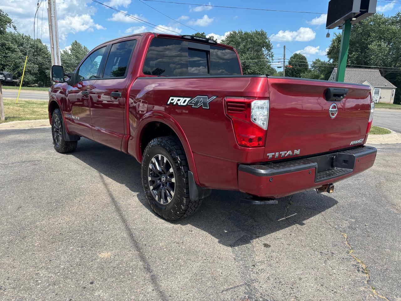 Used 2018 Nissan Titan PRO-4X AWD/4WD image 3