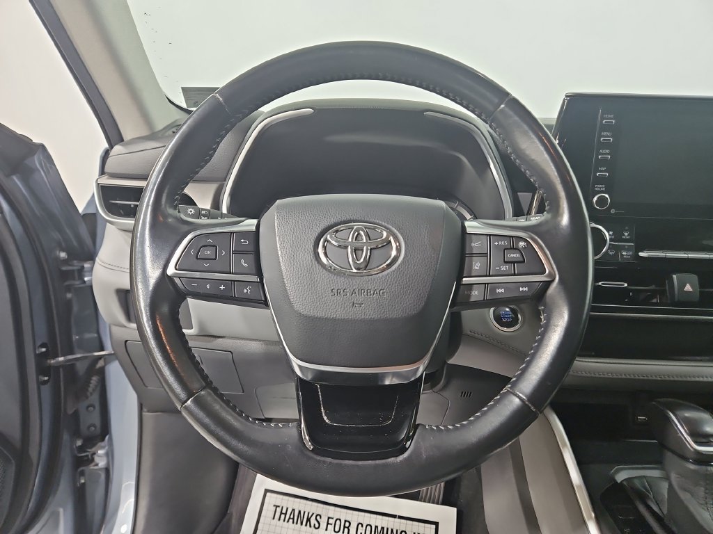 Used 2020 Toyota Highlander XLE AWD/4WD image 15